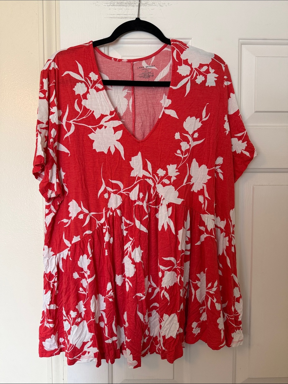 Lane Bryant Red & White Floral V-Neck Tunic